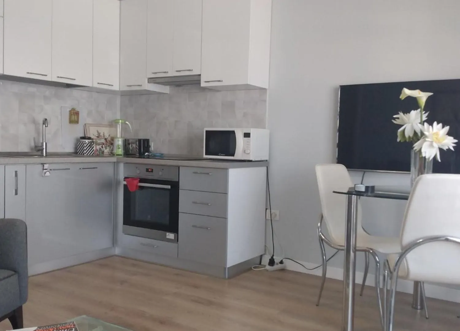 Seaview Apartment In Durres Beach, Albania -Elavator, Air-Condition, Internet Provided