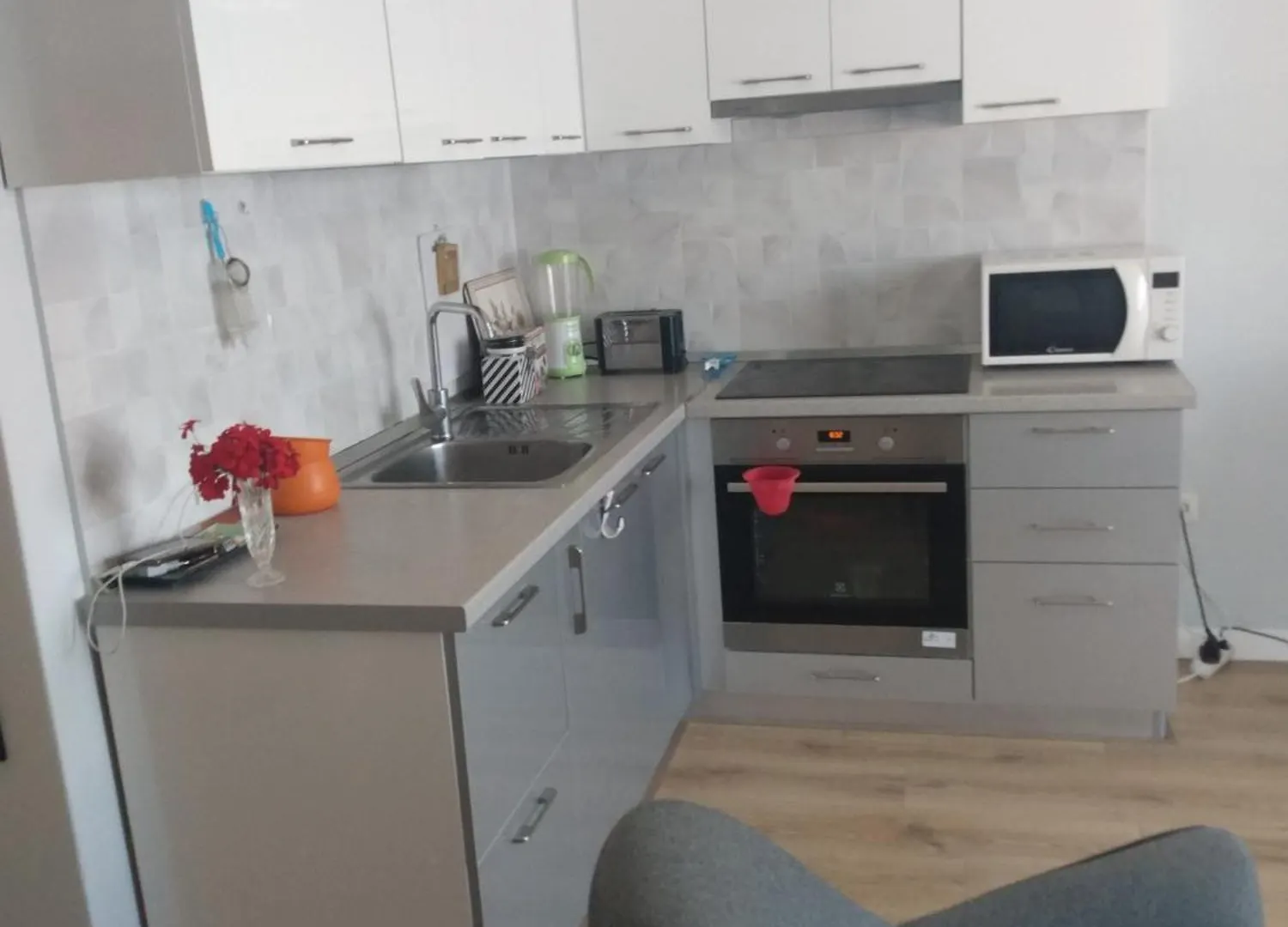 Seaview Apartment In Durres Beach, Albania -Elavator, Air-Condition, Internet Provided